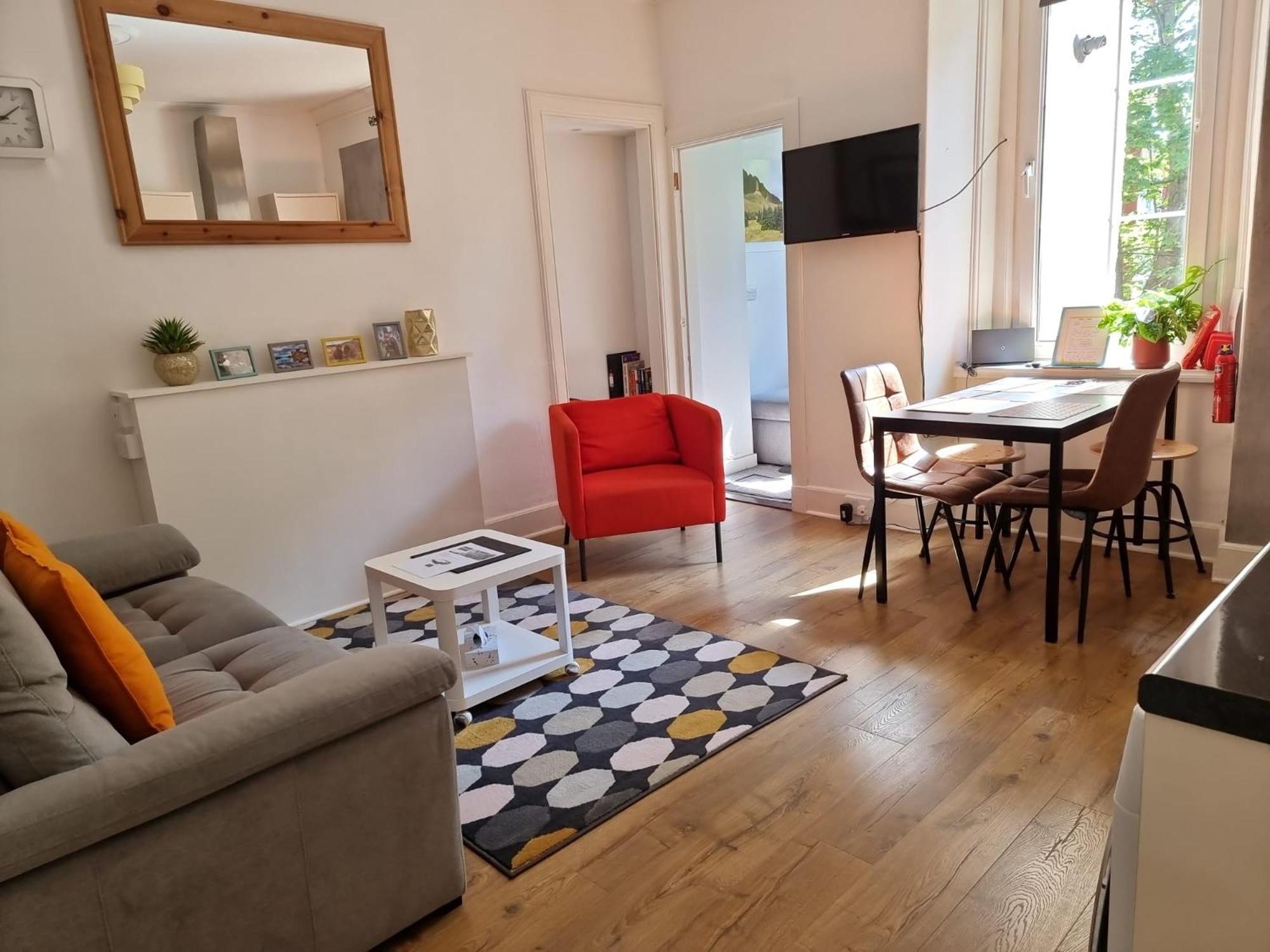 Charming Victorian Apartment, Close To Centre Apartment Inverness